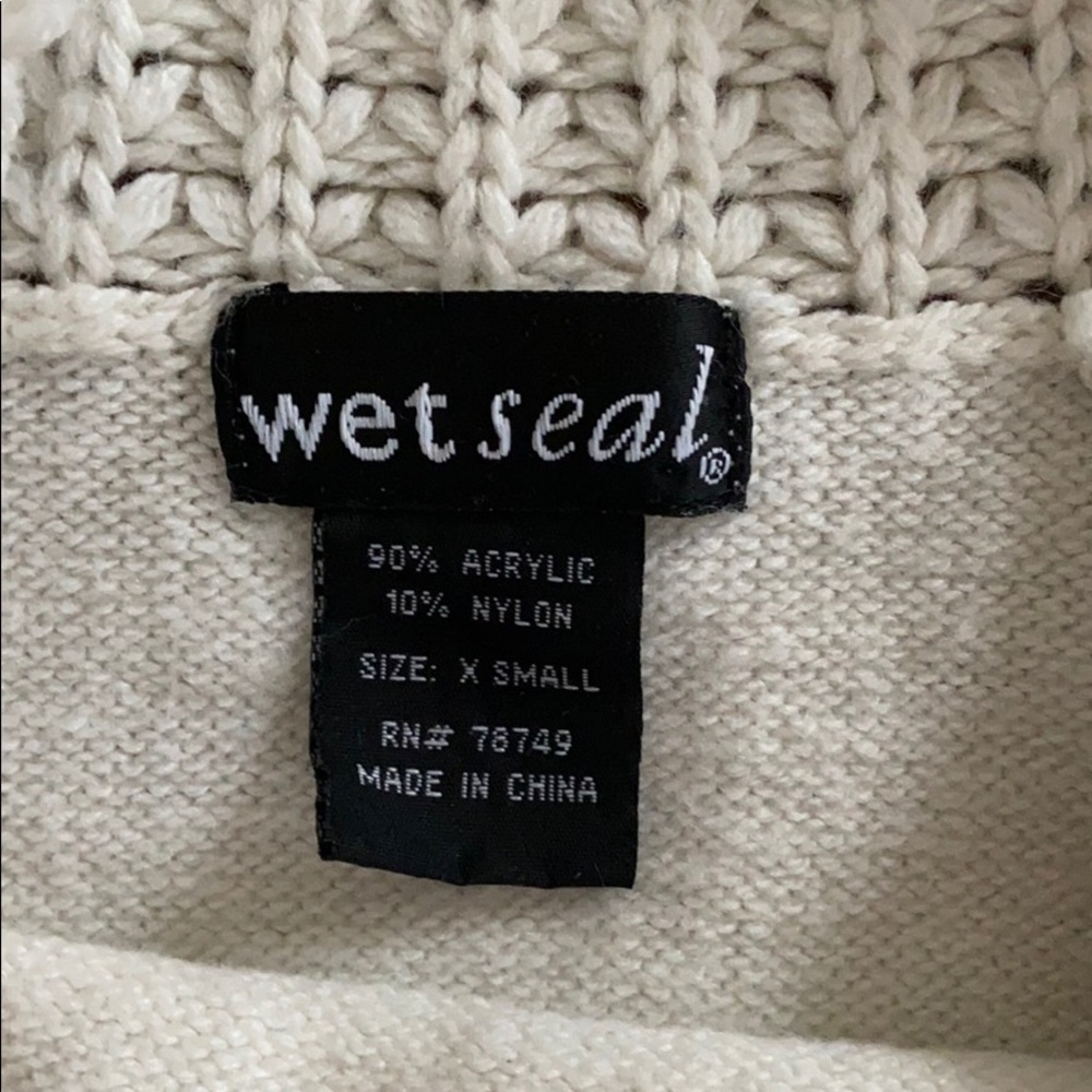 Wet Seal white/Ivory cozy woman’s sweater - Picture 8 of 8